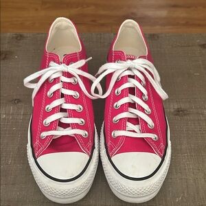 Womens Low-Top Canvas platform Sneakers in Bright Pink